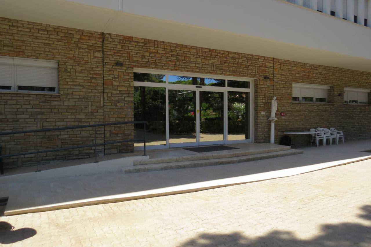 San Giuseppe Casa Per Ferie Hotel Quercianella Bagian luar foto